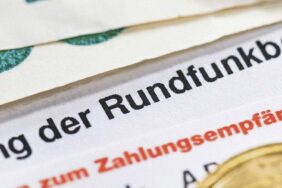 Rundfunkbeitrag für Camper: Muss ich Gebühren zahlen?